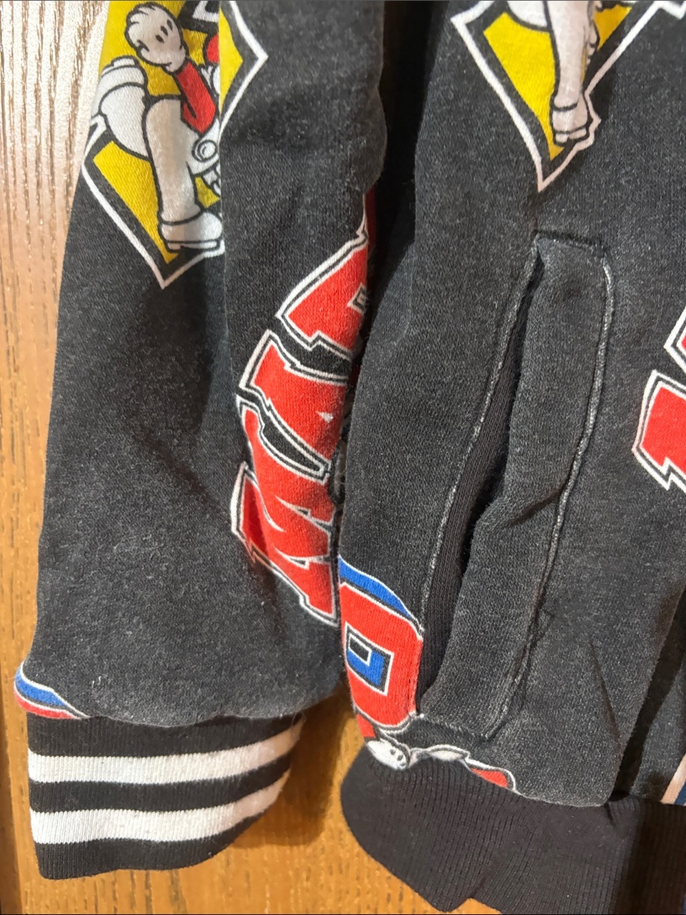 Super Mario Kids Black Graphic Bomber Jacket - one button missing - Picture 4 of 6